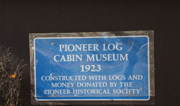 Pioneer Log Cabin Museum (Halfway House Museum, Pioneer Log Cabin) - Web Listing (newer photo)